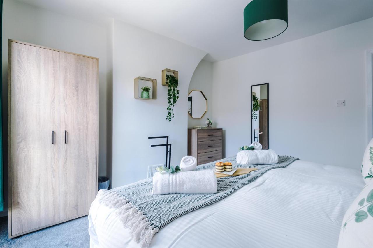 Bright 2-Bed Cottage In Chester By 53 Degrees Property, Ideal For Couples & Small Groups, City Centre - Sleeps 6 Kültér fotó