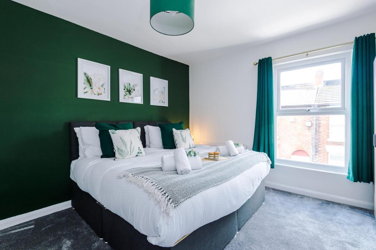 Bright 2-Bed Cottage In Chester By 53 Degrees Property, Ideal For Couples & Small Groups, City Centre - Sleeps 6 Kültér fotó